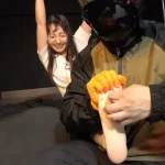 「h_1416ad01835 「バンザイ拘束くすぐりで悶える素人美人妻」新レーベル MK5（マジでくすぐる5秒前） Vol.2 素人妻マナミ 2」のサムネイル画像