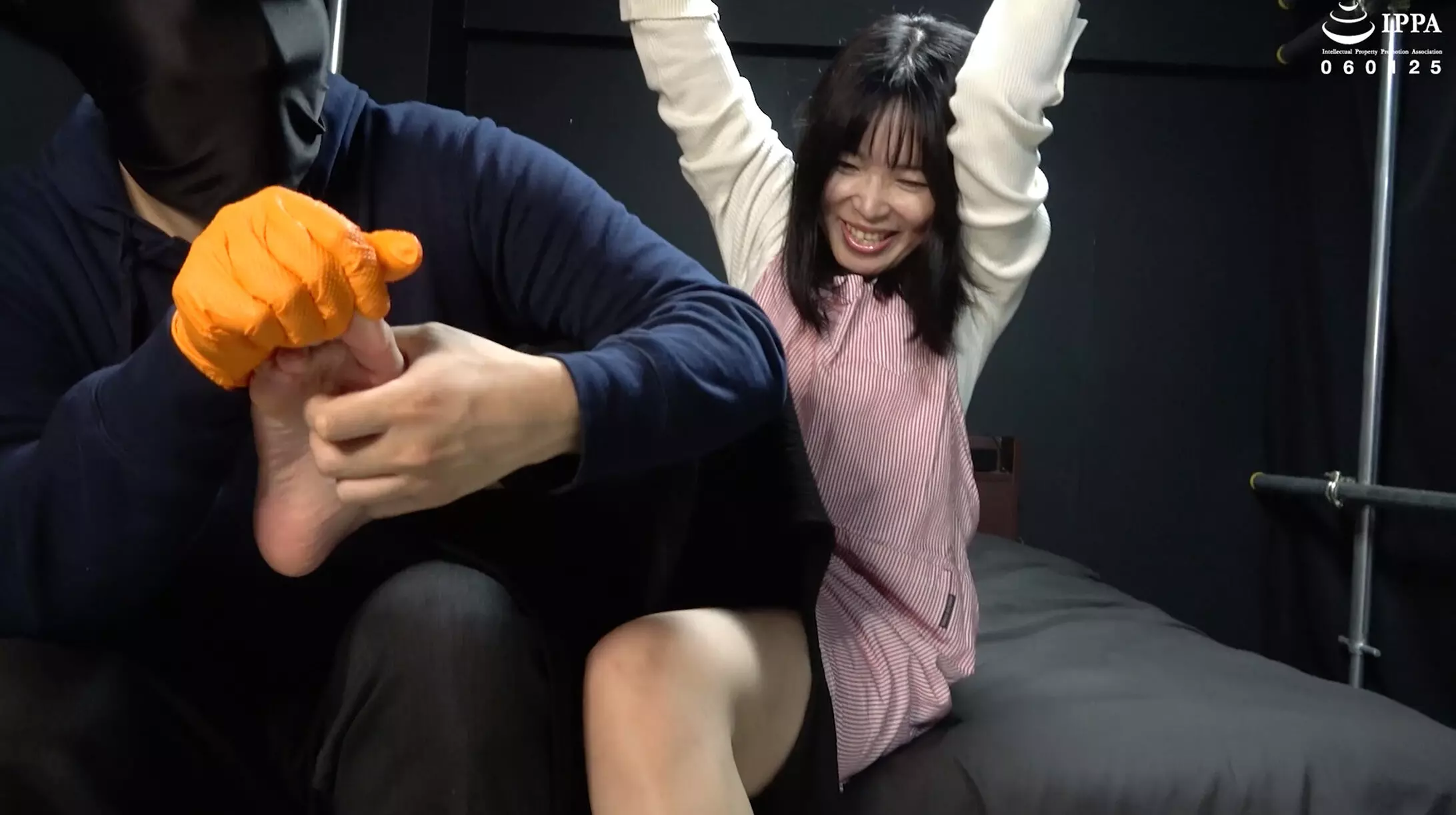 「h_1416ad01930 「私服姿でバンザイ拘束された奥様の弱点の腋の下をガッツリ責め倒す！」わかしラボ WAKA-070杉崎みさき 2」のサムネイル画像