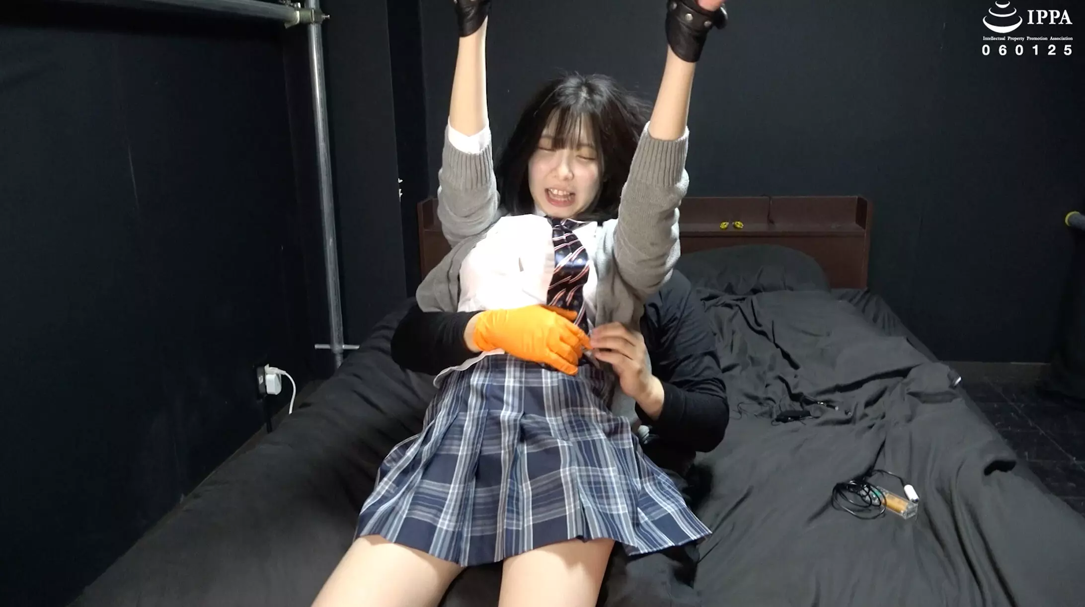 「h_1416ad01939 「全身敏感な制服女子をいろんな道具でくすぐった気持ちよくしてみた！」わかしラボ WAKA-072 岸永みりな 2」のサムネイル画像