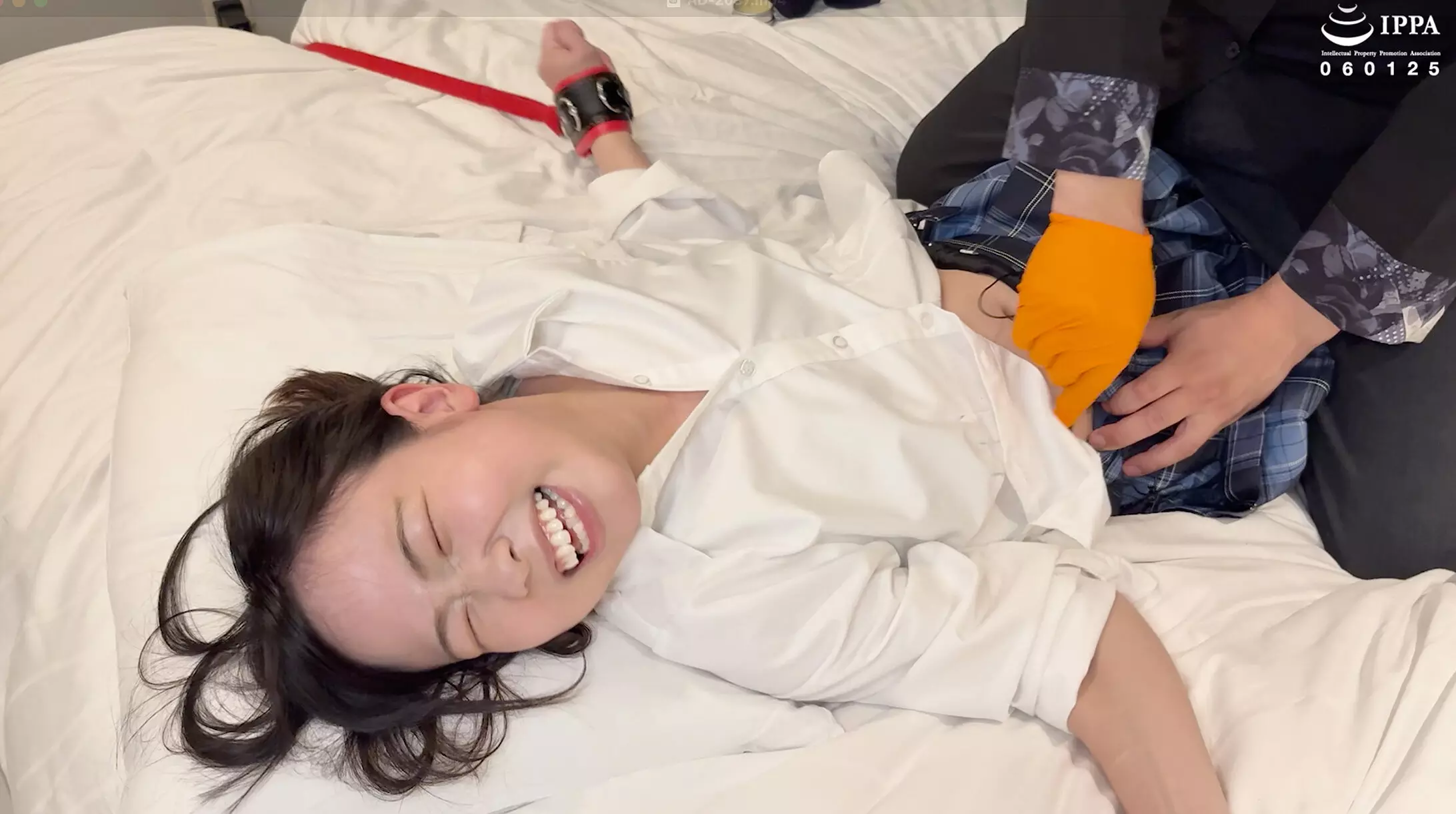 「h_1416ad02037 「【くすぐり】制服姿のかりなちゃんをくすぐりほぐしで大暴れさせる！」わかしラボWAKA-083谷田かりな（2）」のサムネイル画像